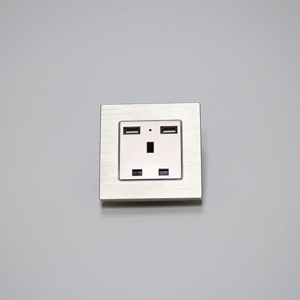 UK Hotel line multimedia 3 pin wall socket with 2 usb port